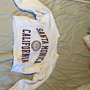 white santa monica cropped crew neck from hollister lightly worn